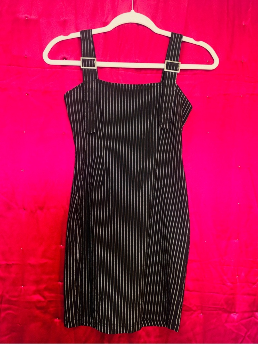 👑 Size S Forever 21 Black Pinstripe Square-Neck Mini Dress w/adjustable straps